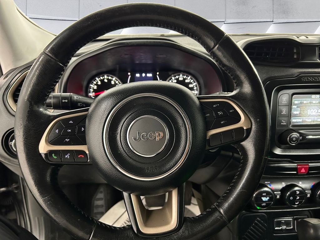 Used 2017 Black Jeep Latitude image 9