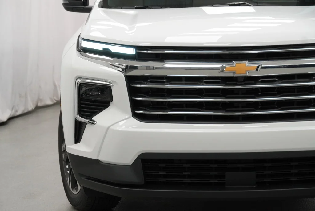New 2027 Summit White Chevrolet LT image 10