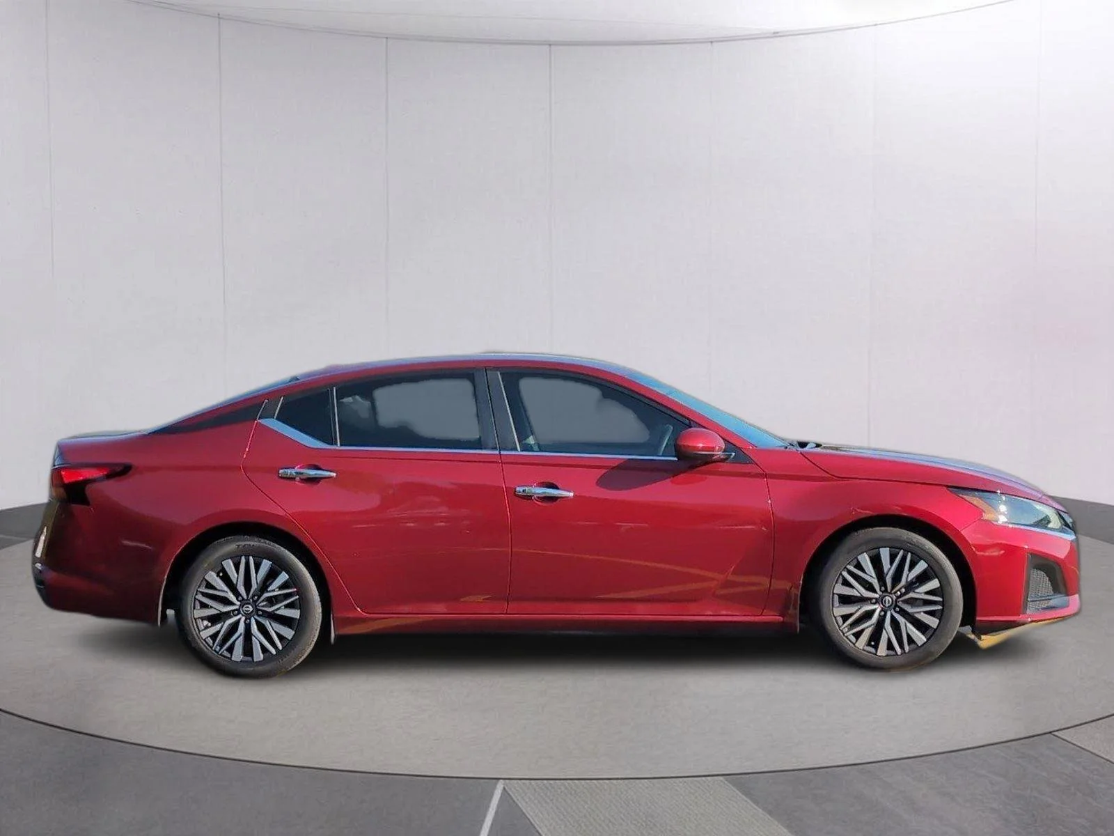 Used 2023 Scarlet Ember Tintcoat Nissan 2.5 SV image 8