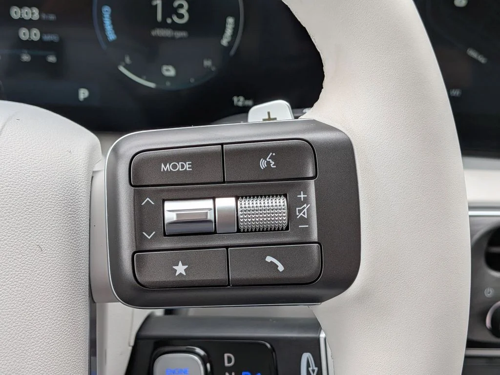New 2026 Black Hyundai SEL Premium image 18