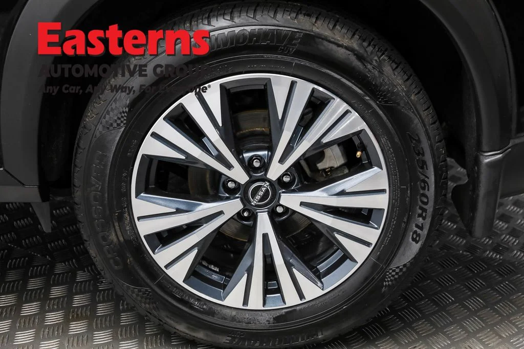 Used 2022 Black Nissan SV image 8
