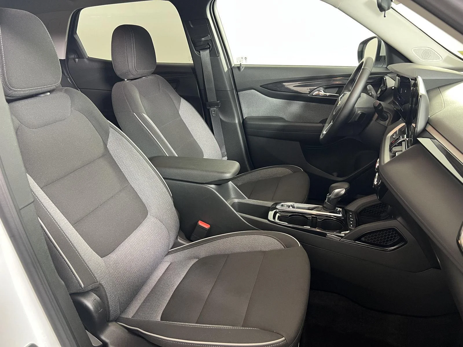 Used 2024 Summit White Chevrolet LT image 20