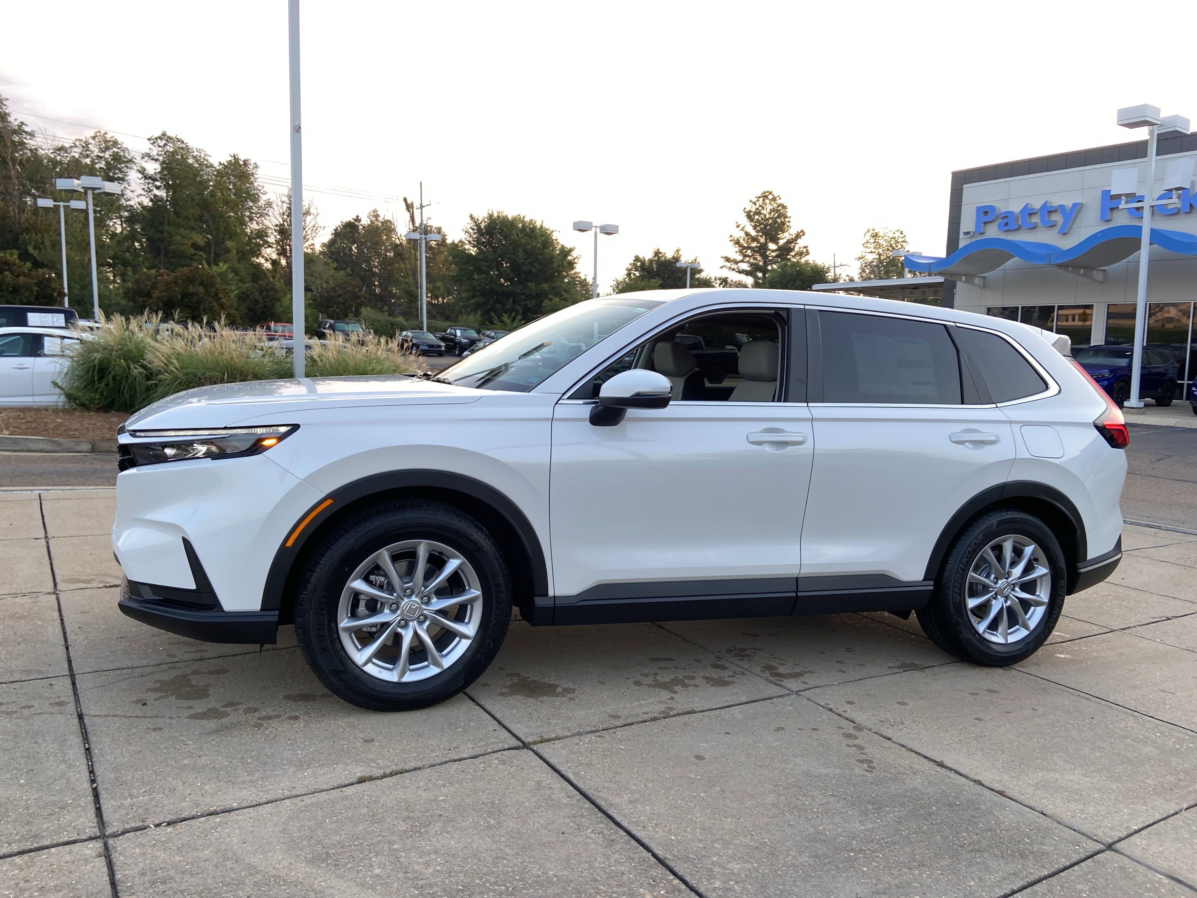 New 2026 Platinum White Pearl Honda EX image 5