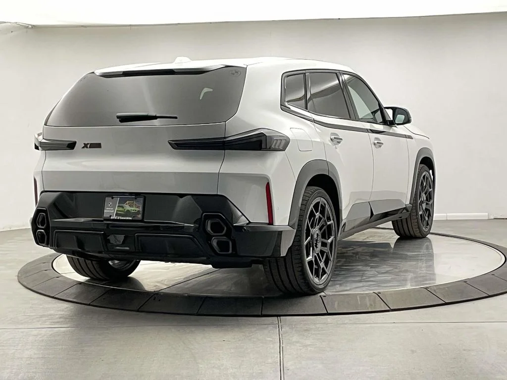 2026 BMW XM Base - Photo 5
