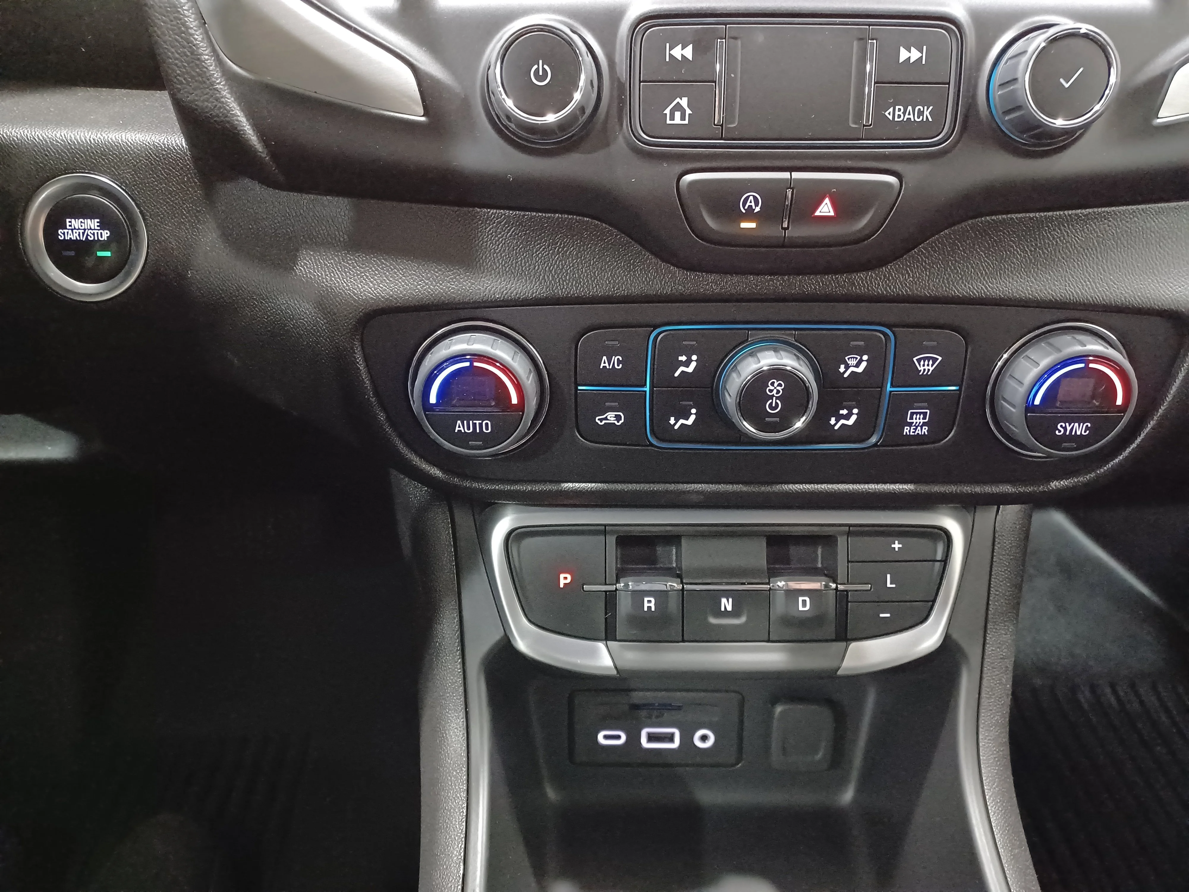 Certified Used 2024 White GMC SLT AWD *Remote Start | Htd Leather | Htd Wheel | Memory Seats | Park Assist | Apple CarPlay image 17