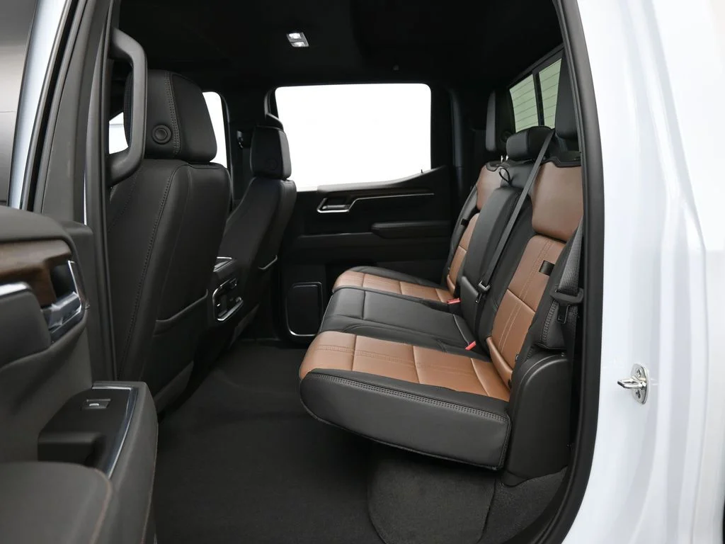 Used 2026 Summit White Chevrolet High Country image 43