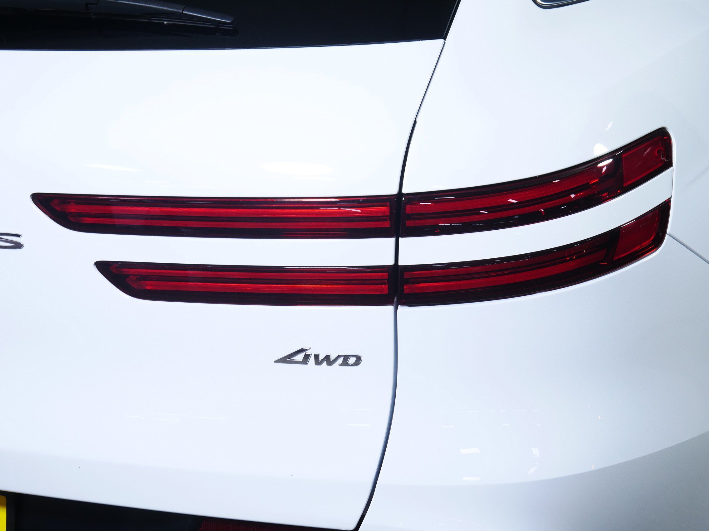 Certified Used 2025 Alta White Genesis 2.5T image 17