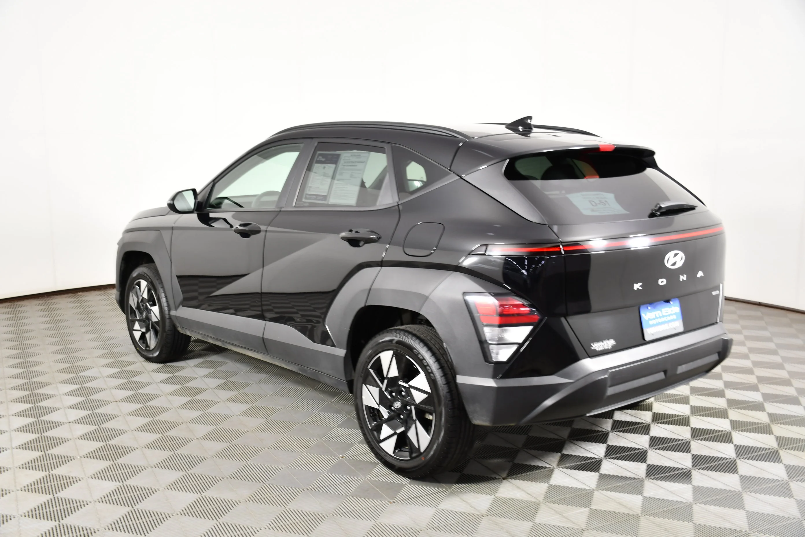 Used 2025 Abyss Black Pearl Hyundai SEL image 8