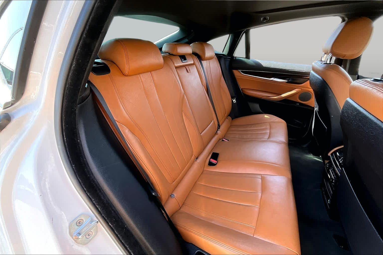 Used 2019 Alpine White BMW sDrive35i image 19