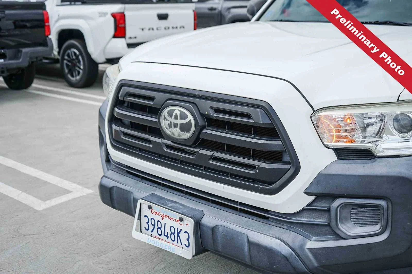 Used 2018 Super White Toyota SR image 5