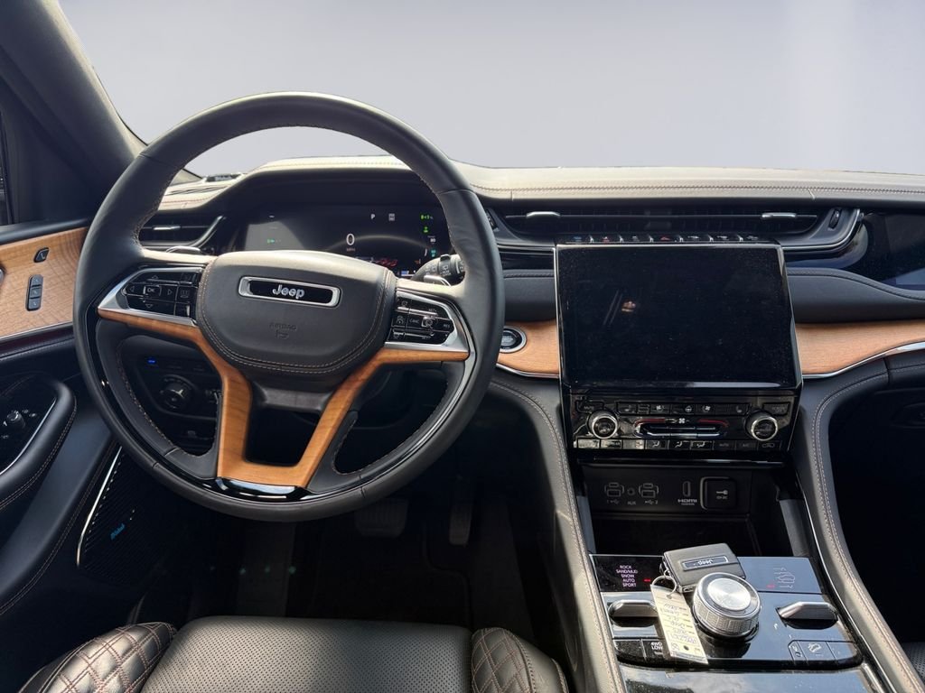Used 2023 Gray Jeep Summit Reserve 4xe image 13