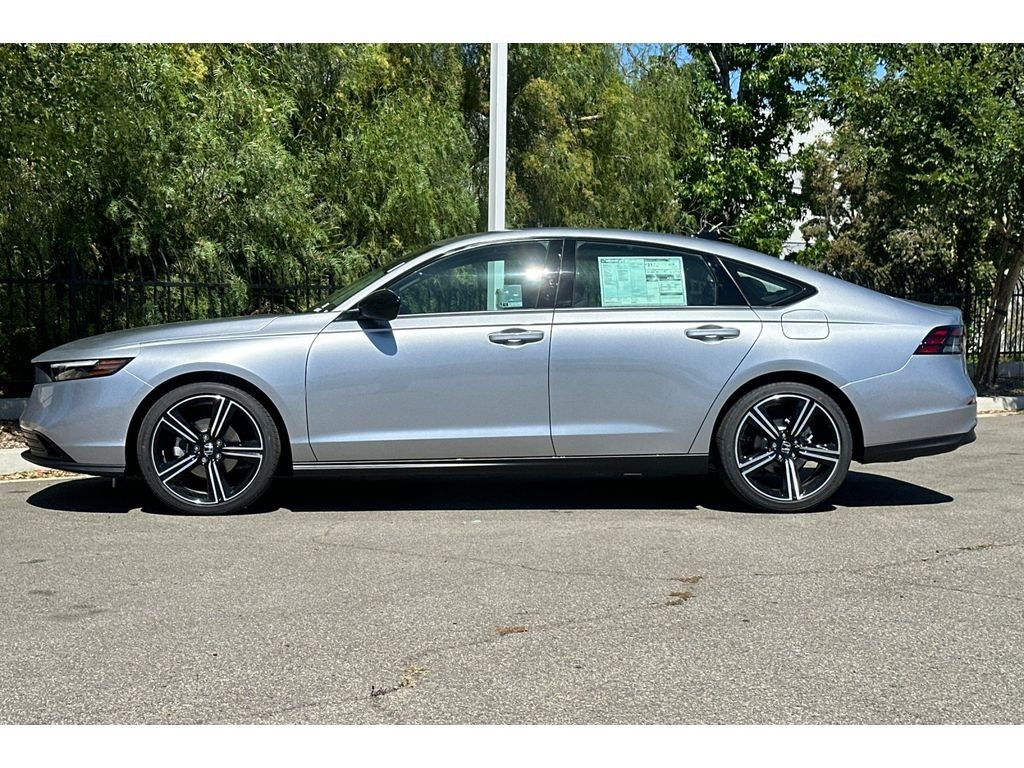 New 2026 Solar Silver Metallic Honda SE image 8