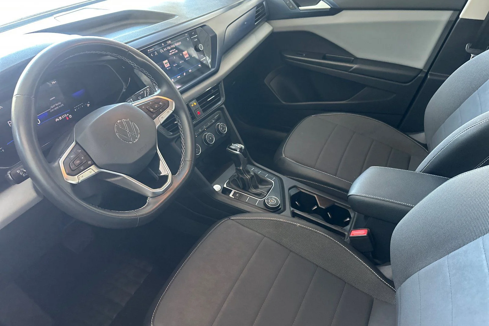 2022 Volkswagen Taos SE - Photo 10