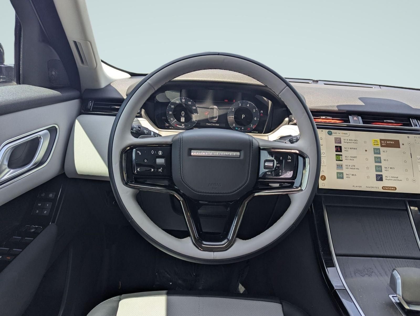 Used 2025  Land Rover S image 23