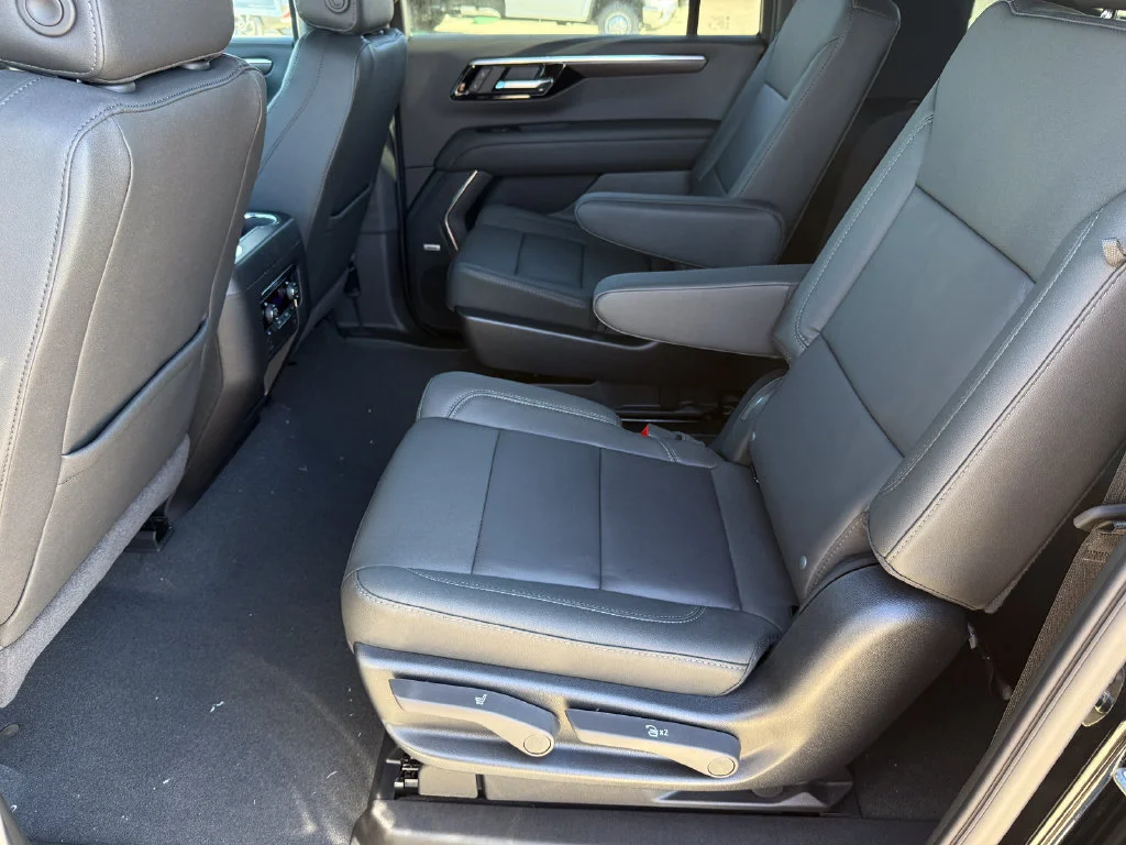 2027 Chevrolet Suburban LT - Photo 11