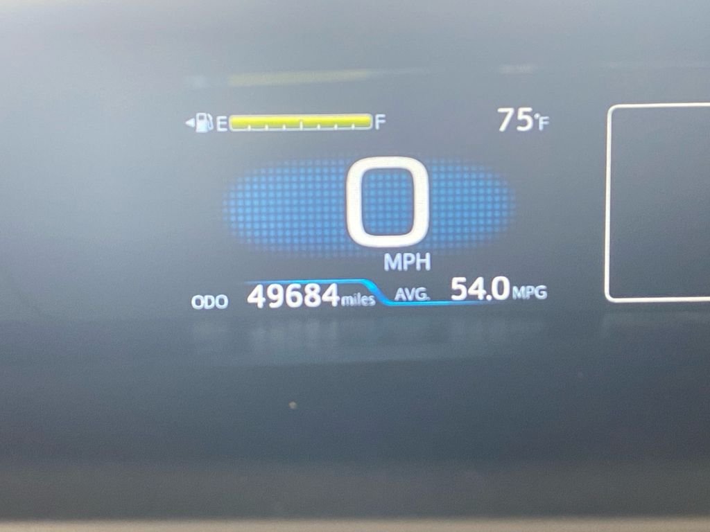 Used 2022 Beige Toyota XLE image 10