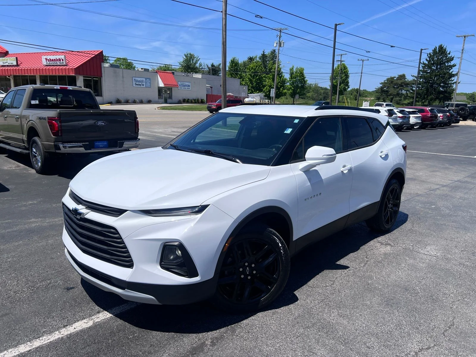 Used 2019 Summit White Chevrolet Base image 13