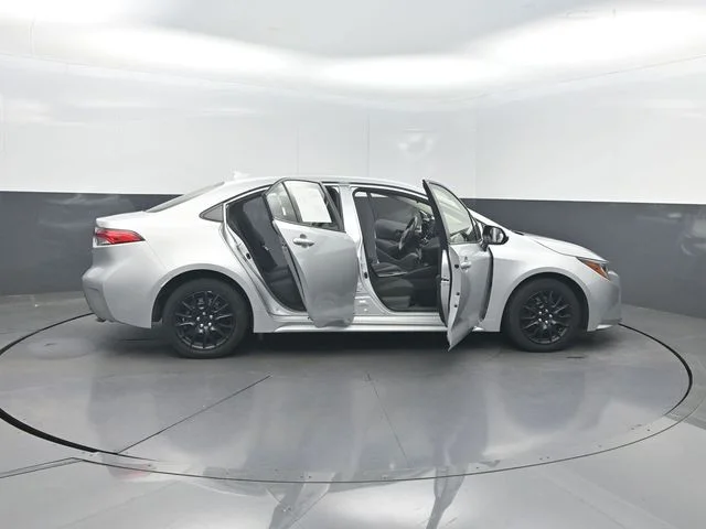 Used 2022 Silver Toyota LE image 35