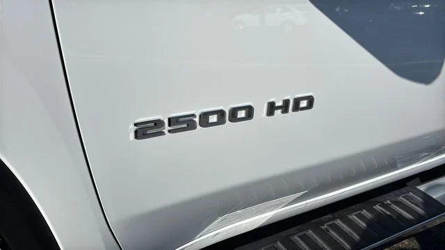 Used 2025 White Chevrolet LT image 37