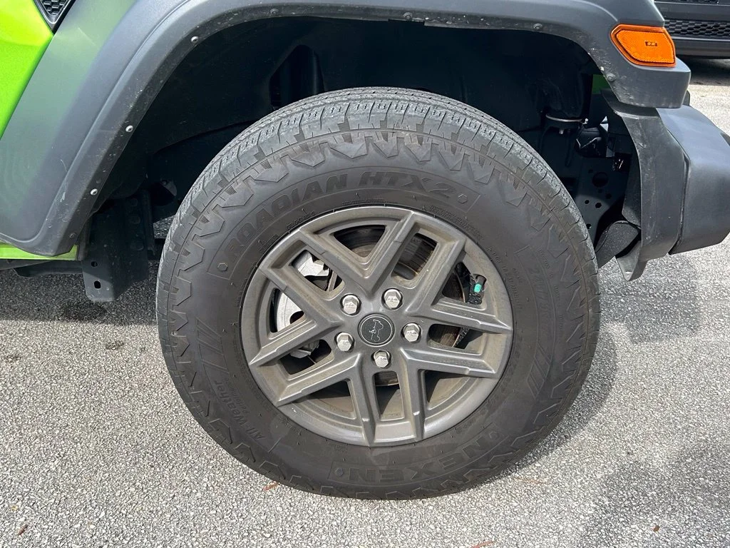 Certified Used 2025 Green Jeep Sport S image 4