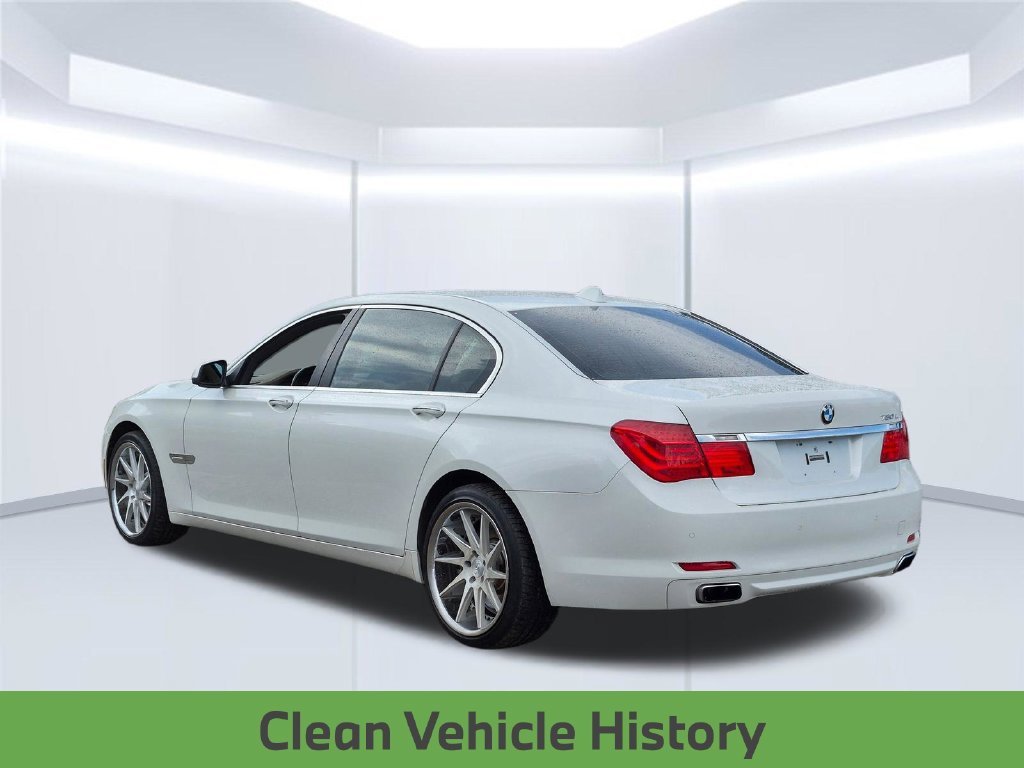 Used 2009 White BMW 750Li image 4