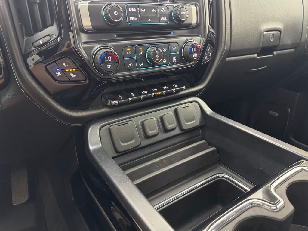 Used 2018 White Frost Tricoat GMC SLT image 28