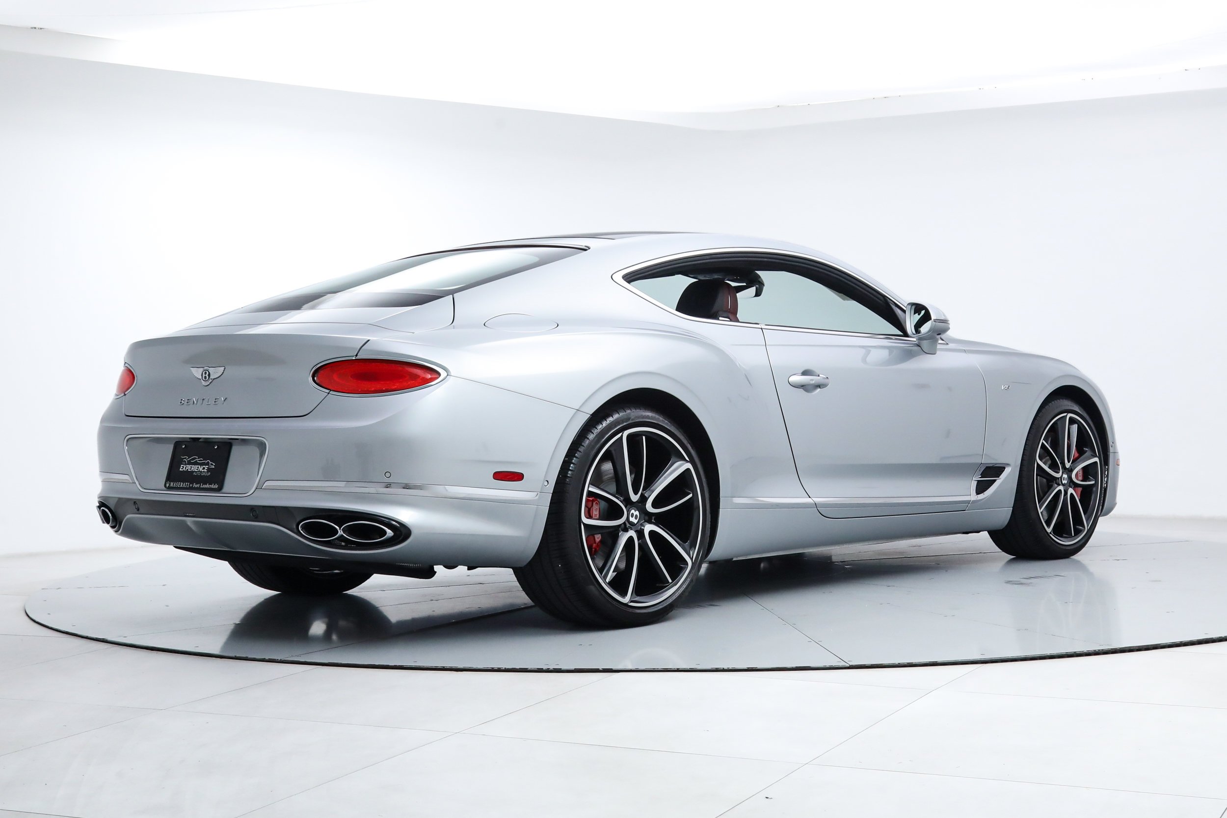 Used 2022 Silver Bentley  image 5