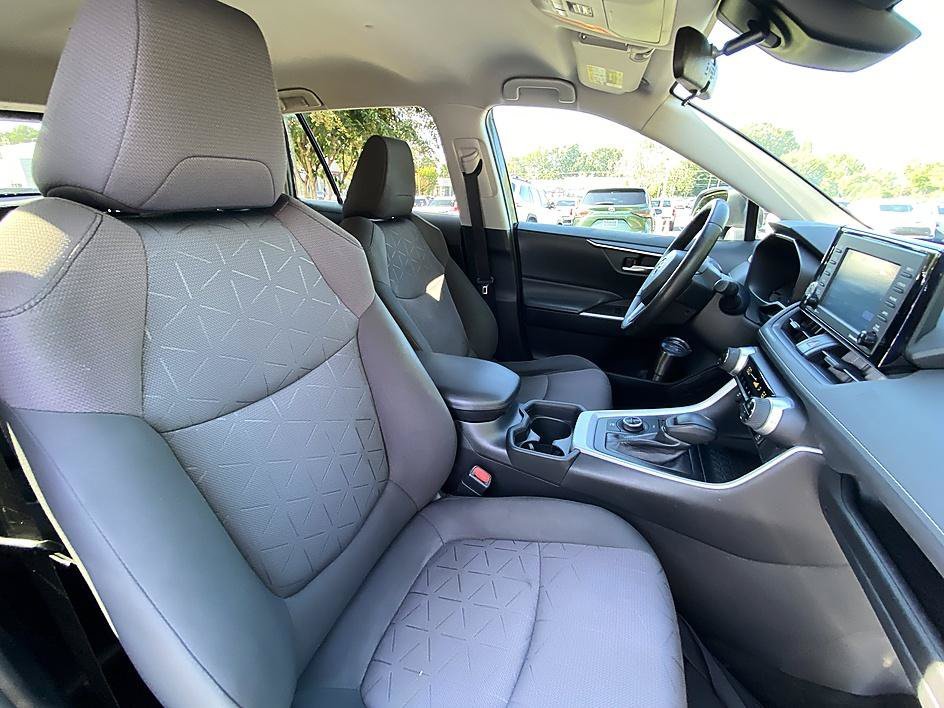 Used 2020 Midnight Black Metallic Toyota Hybrid XLE image 22
