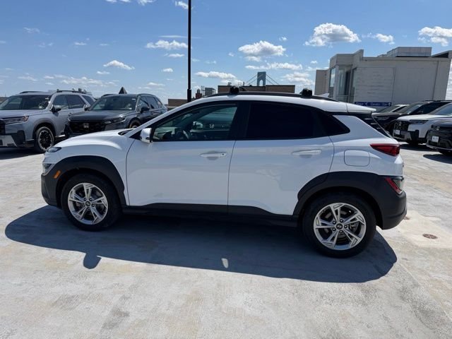 Used 2023 White Hyundai SEL image 4
