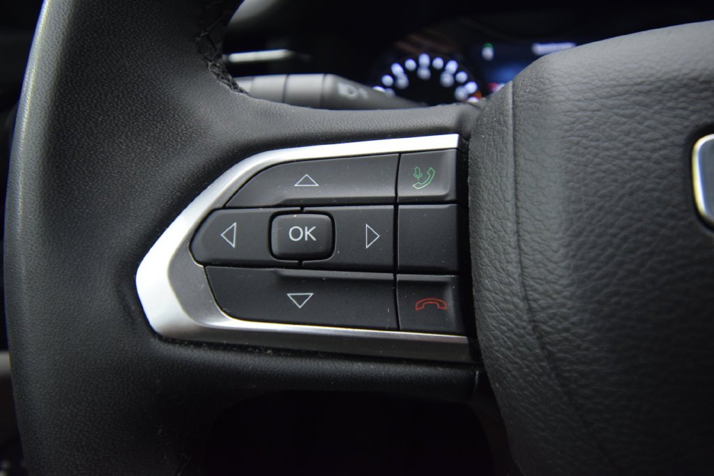 Used 2023 Granite Crystal Metallic Clearcoat Jeep Limited image 28