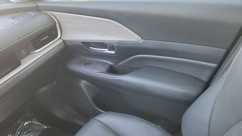 Used 2025 White Toyota Limited image 13