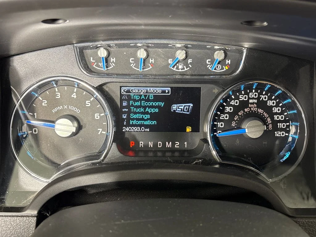 Used 2013 Red Ford Lariat image 20
