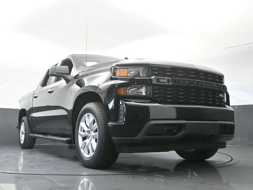 Used 2021 Black Chevrolet Custom image 56