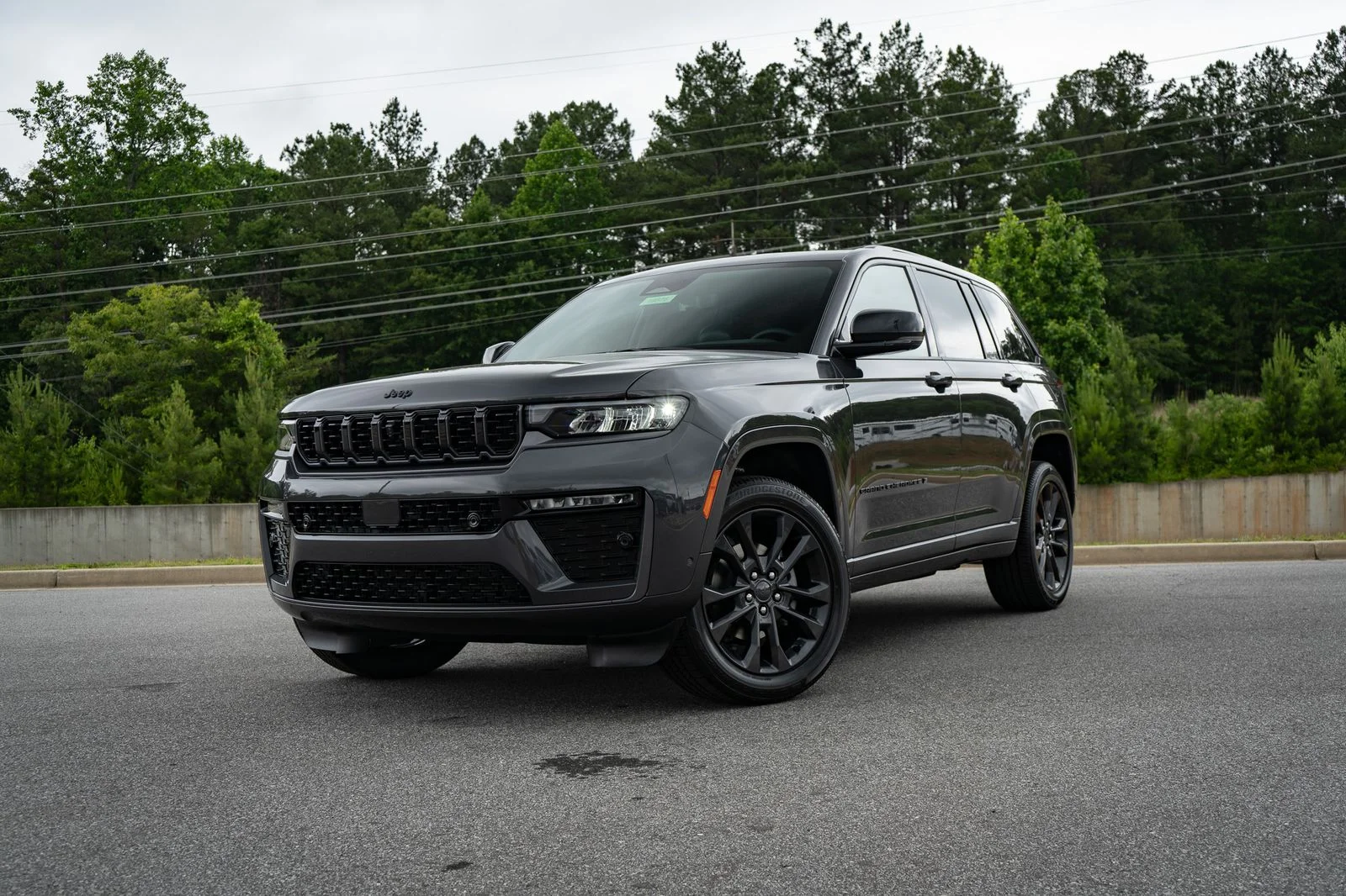 2026 Jeep Grand Cherokee Limited Reserve 4x4's photo