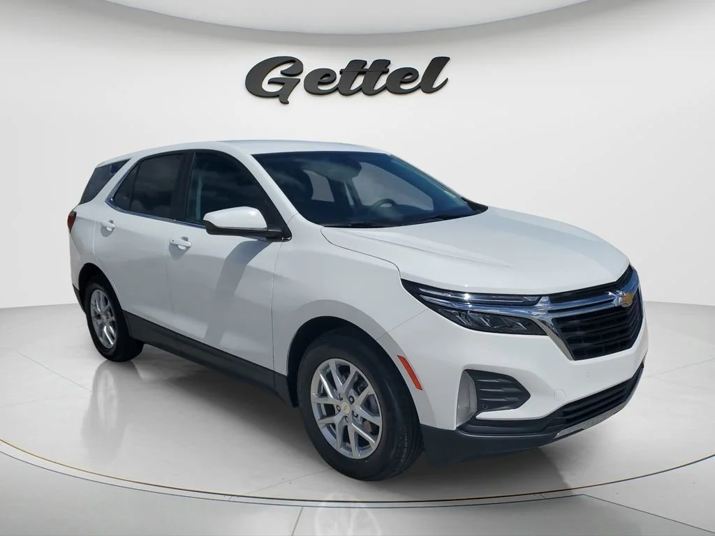 Used 2024 Summit White Chevrolet LT image 3