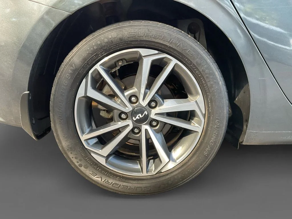 Used 2023 Gray Kia LXS image 9
