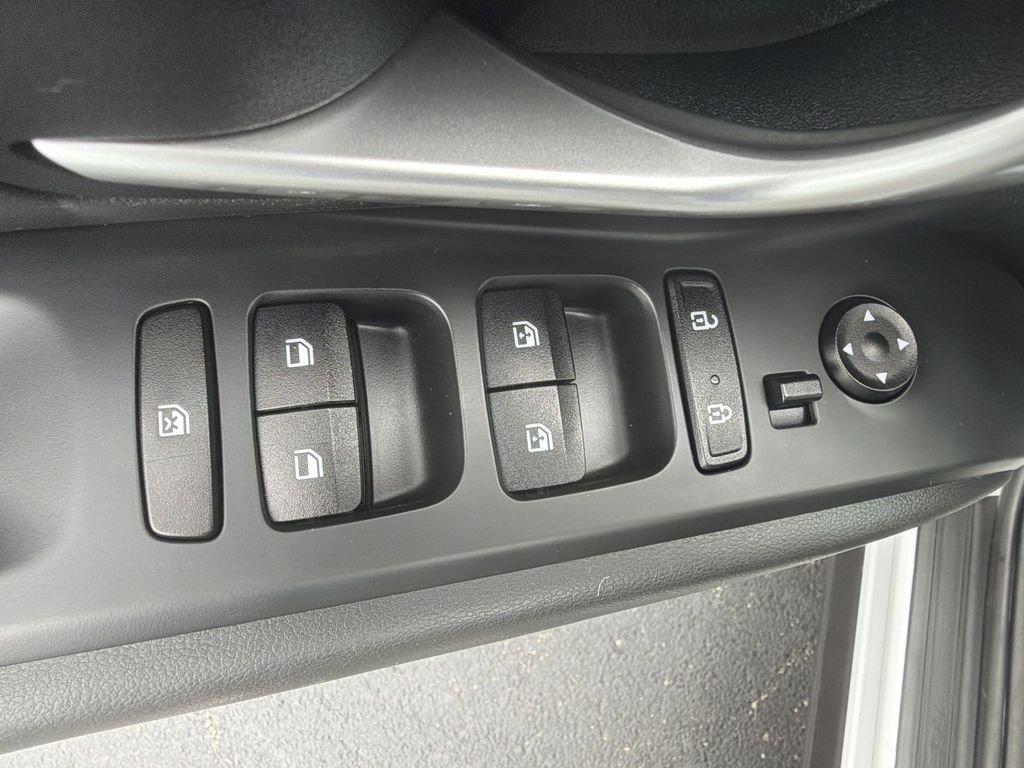 Used 2023 White Hyundai SEL image 19