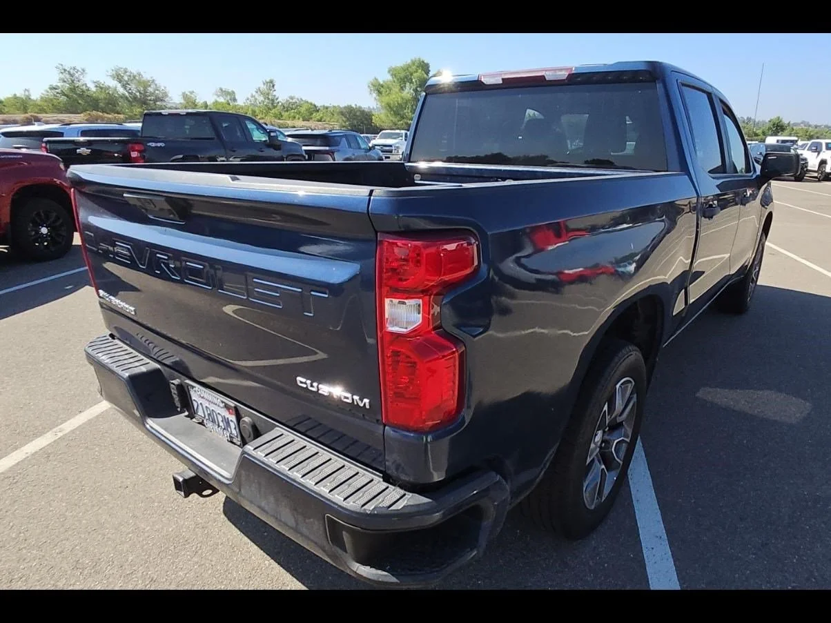 Used 2022 Northsky Blue Metallic Chevrolet Custom image 17