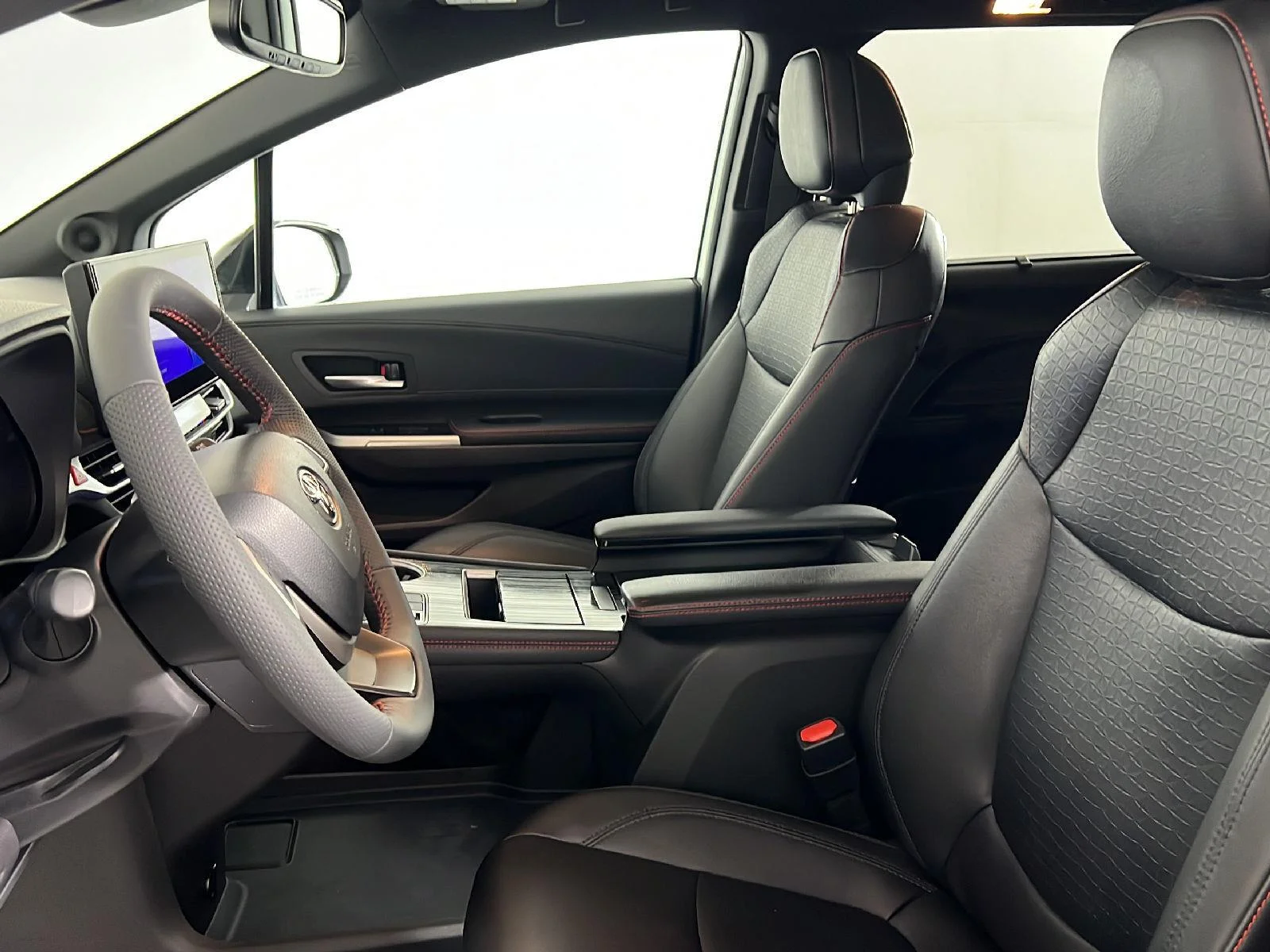 Used 2025 Celestial Silver Metallic Toyota XSE 7-Passenger image 34