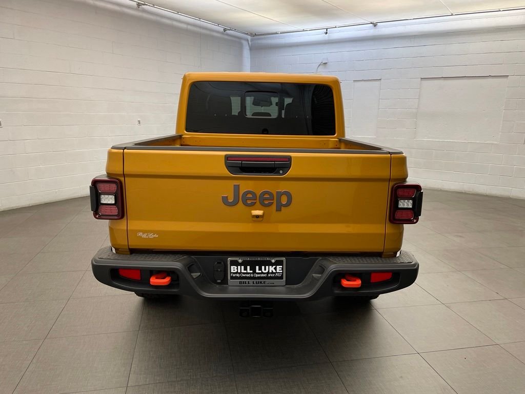 New 2026 Goldilocks Exterior Paint Jeep Mojave image 4