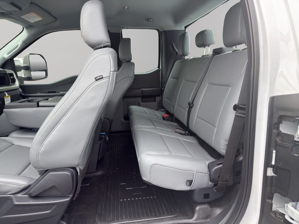 Used 2025 Oxford White Ford XL image 17