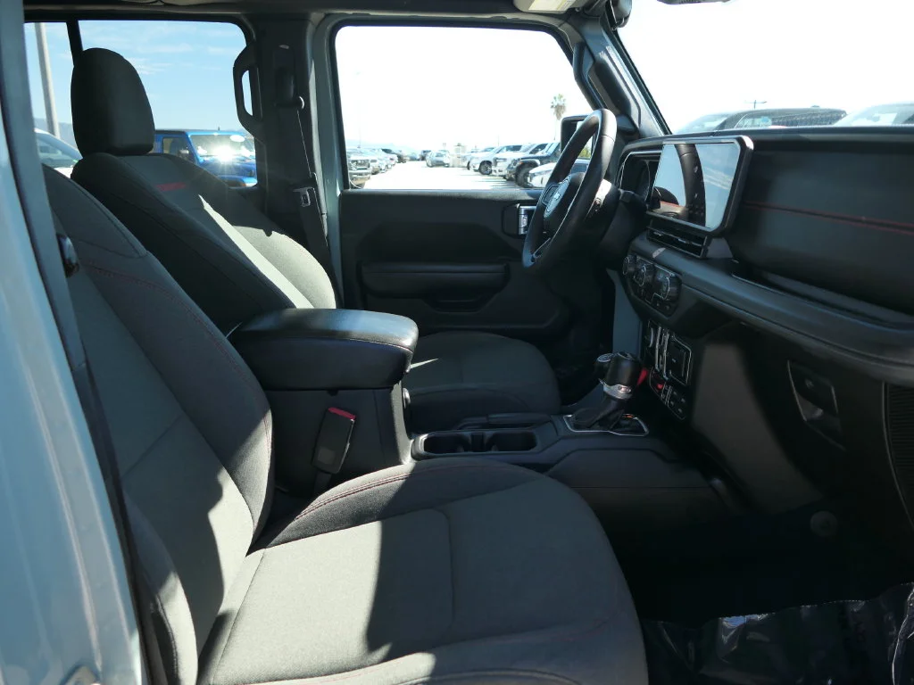 Used 2024 Earl Clearcoat Jeep Rubicon image 26