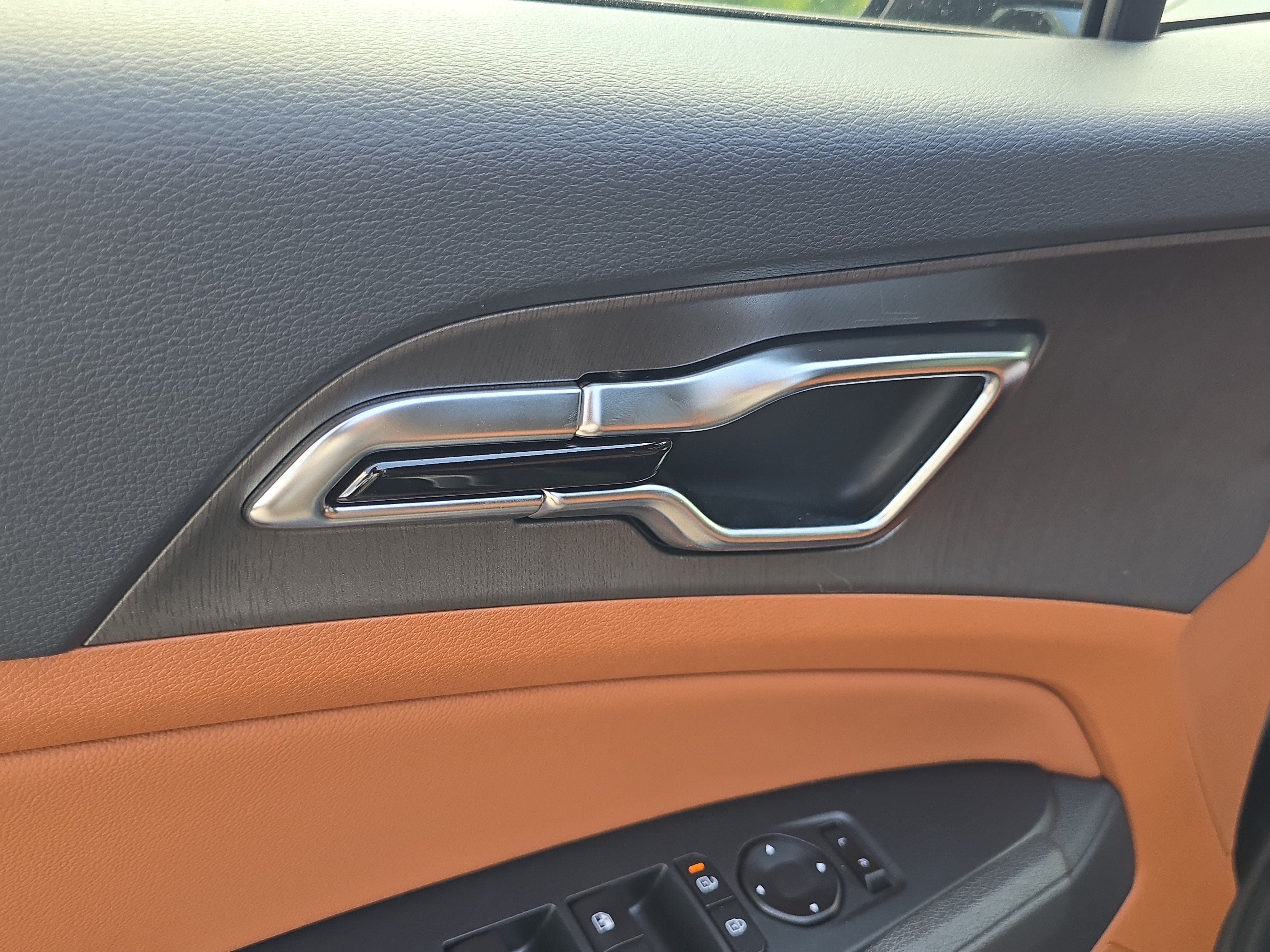 New 2026 Shadow Matte Gray Kia X-Line image 19