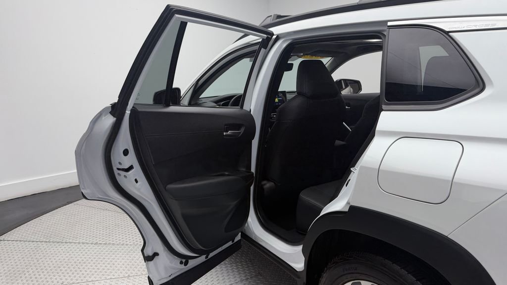 Used 2025 Beige Toyota XLE image 39