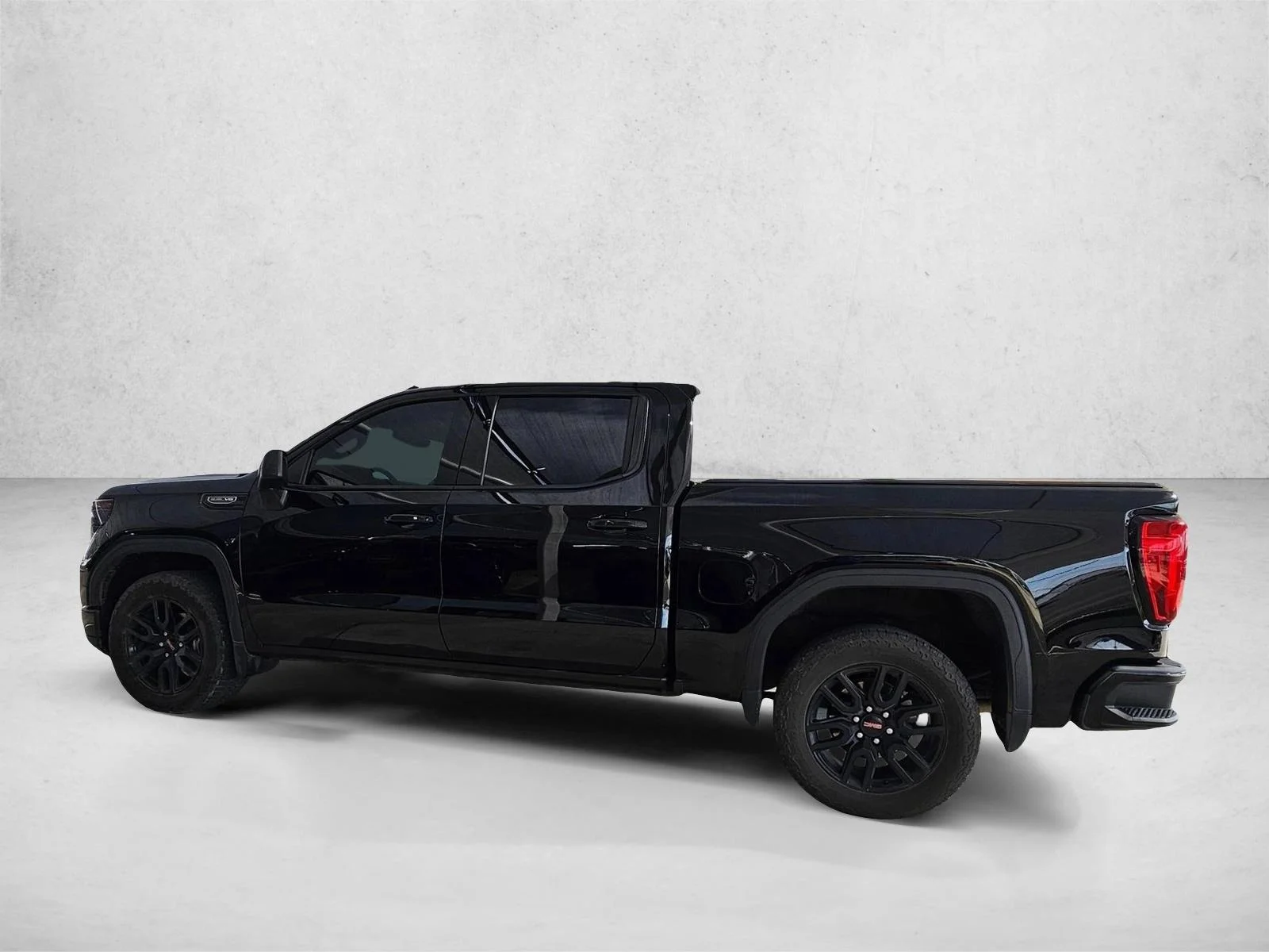 Used 2024 Onyx Black GMC Elevation image 8