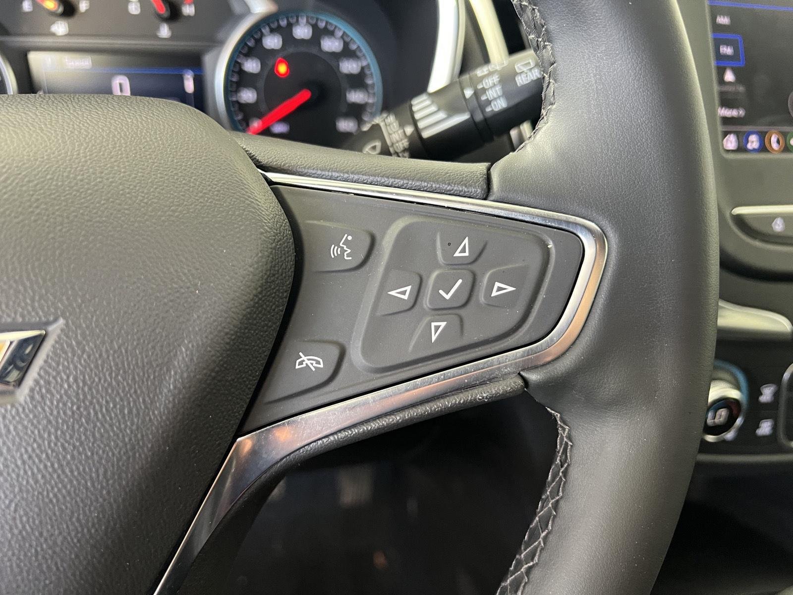 Used 2024 Lakeshore Blue Metallic Chevrolet LT image 10