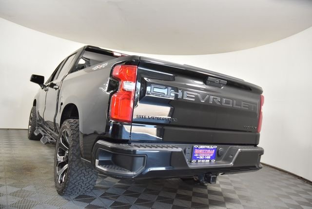 Used 2022 Black Chevrolet Custom image 9