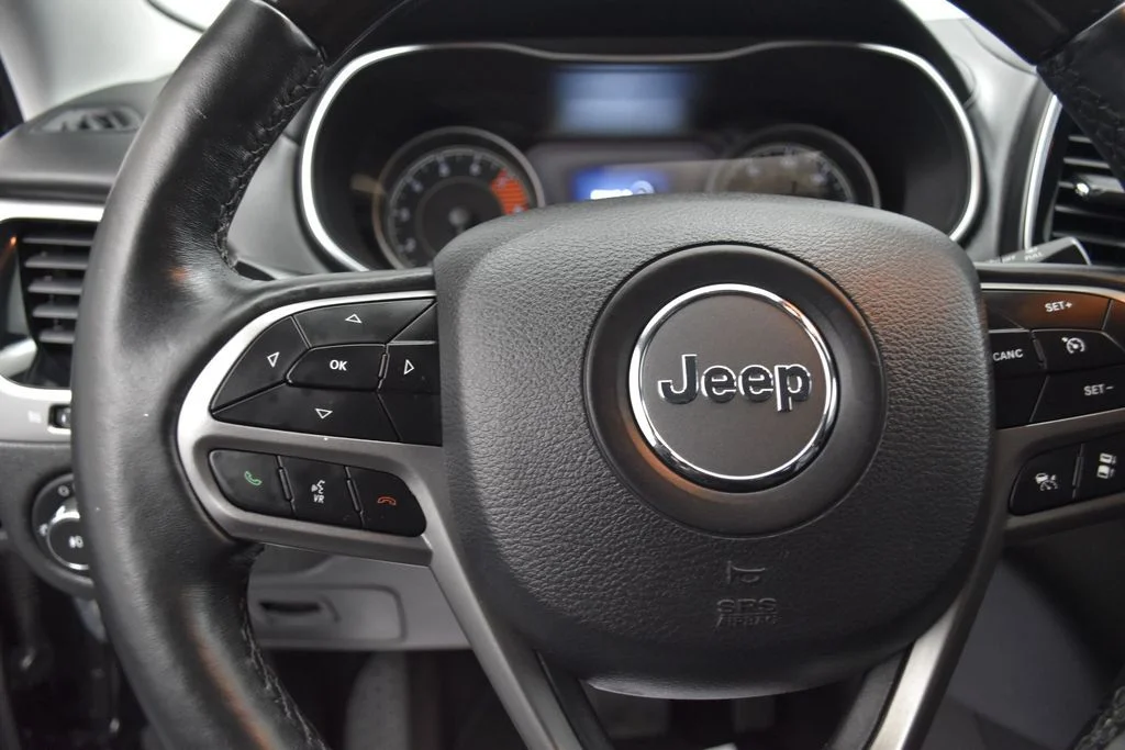 Used 2019 Black Jeep Overland image 13
