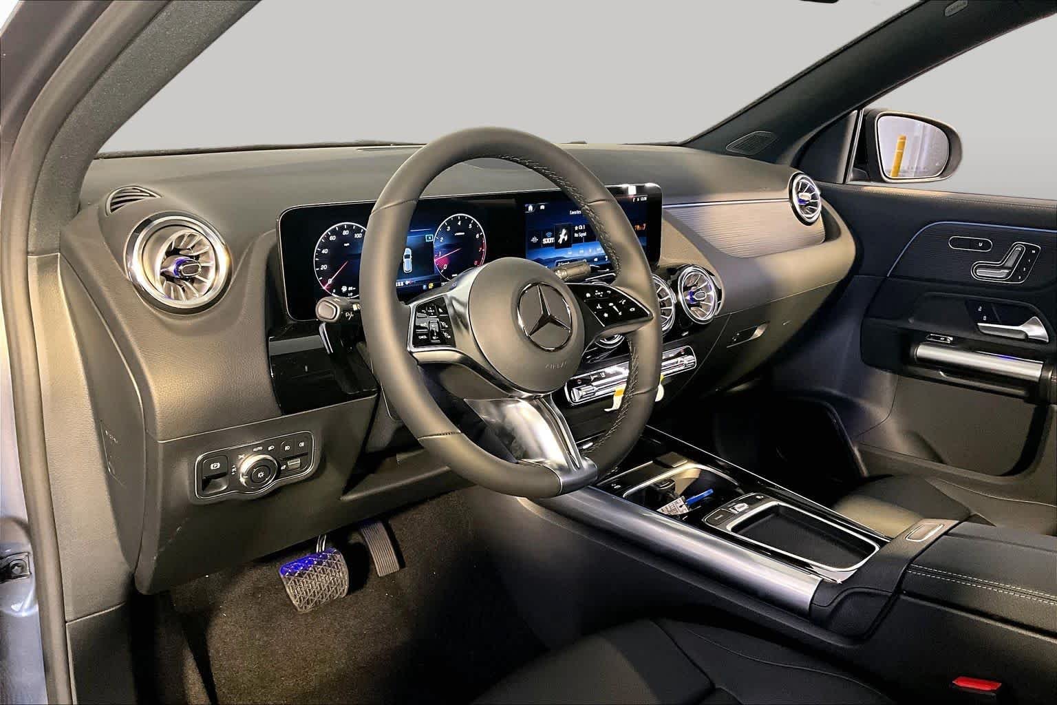 New 2026 Mountain Grey Metallic Mercedes-Benz GLA 250 image 9