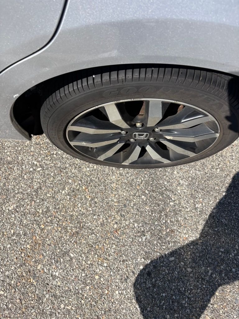 Used 2015 Silver Honda EX-L image 6